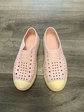 Native Shoes Pink Perforated water shoes size 9